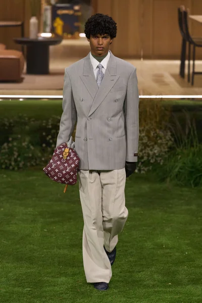 Look 1